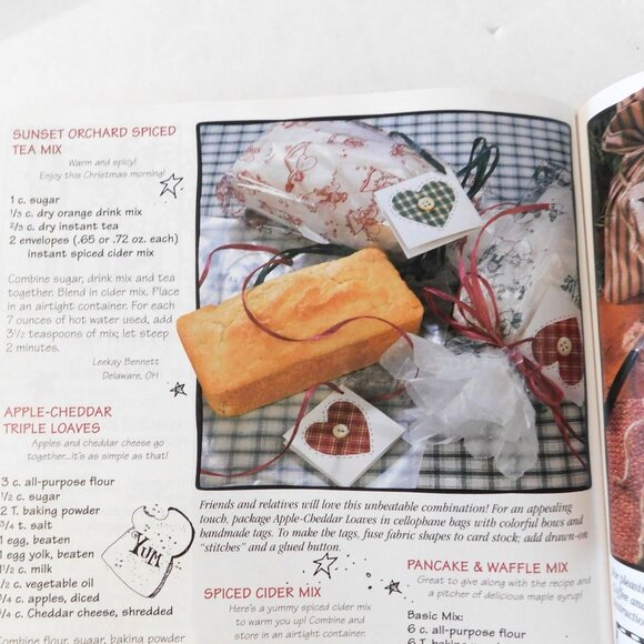 Gooseberry Patch Christmas Cookbook Merry Ideas Recipes Holidays 1999 Paperback - Picture 7 of 8